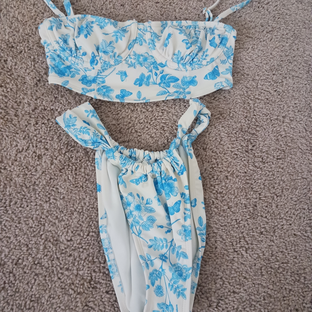 Wild Fable White and Blue Floral Swimwear